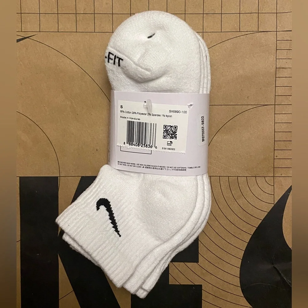 Nike dri-fit everyday plus cushioned socks
